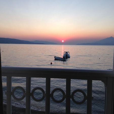 Ireon Samos Beach House Apartment Bagian luar foto