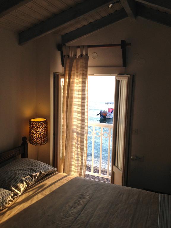 Ireon Samos Beach House Apartment Bagian luar foto