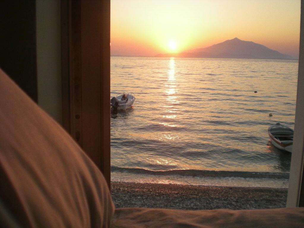 Ireon Samos Beach House Apartment Bagian luar foto