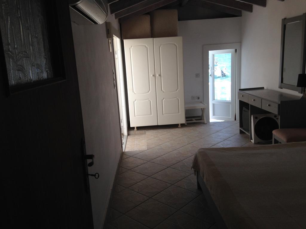 Ireon Samos Beach House Apartment Bagian luar foto